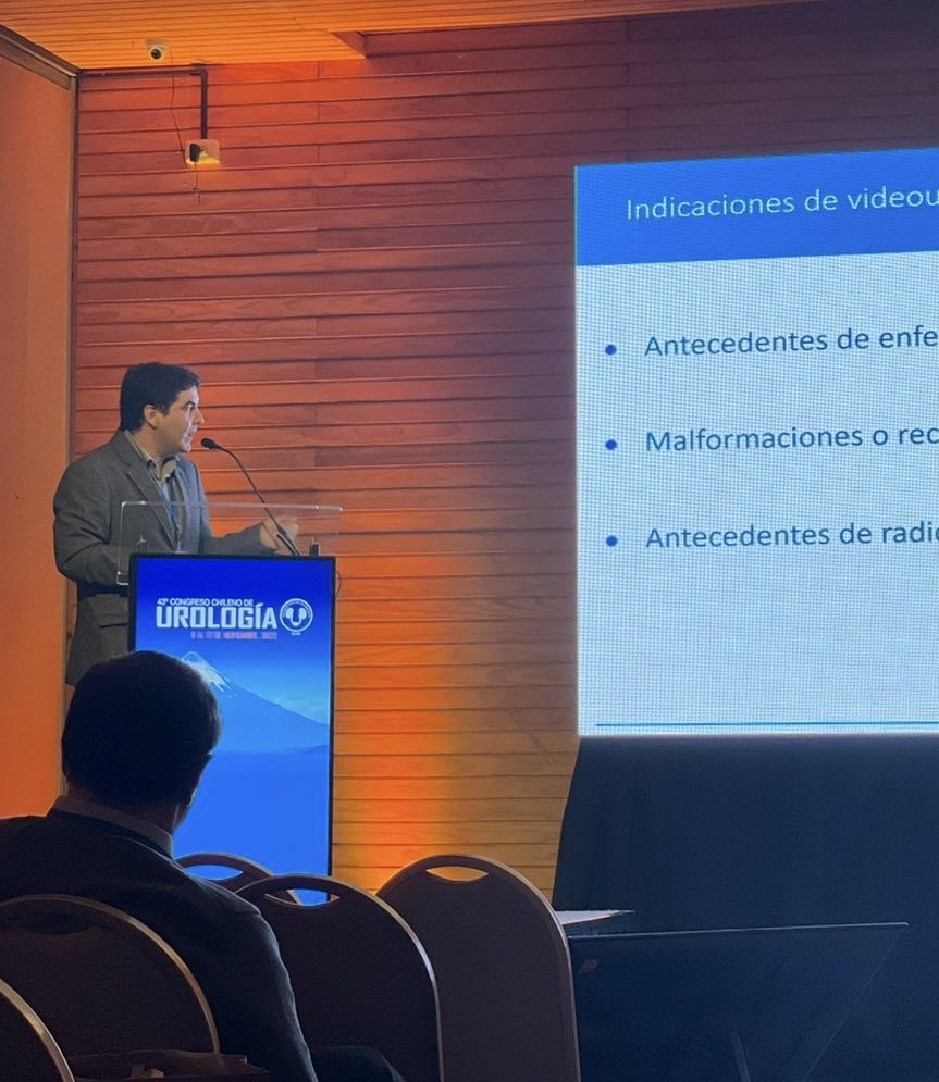 Presentaci&oacute;n acad&eacute;mica en congreso de urolog&iacute;a